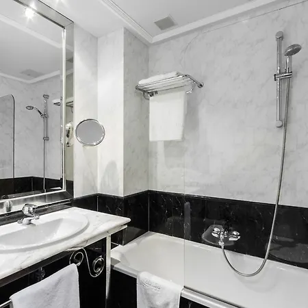 Hotel Azofra 3*